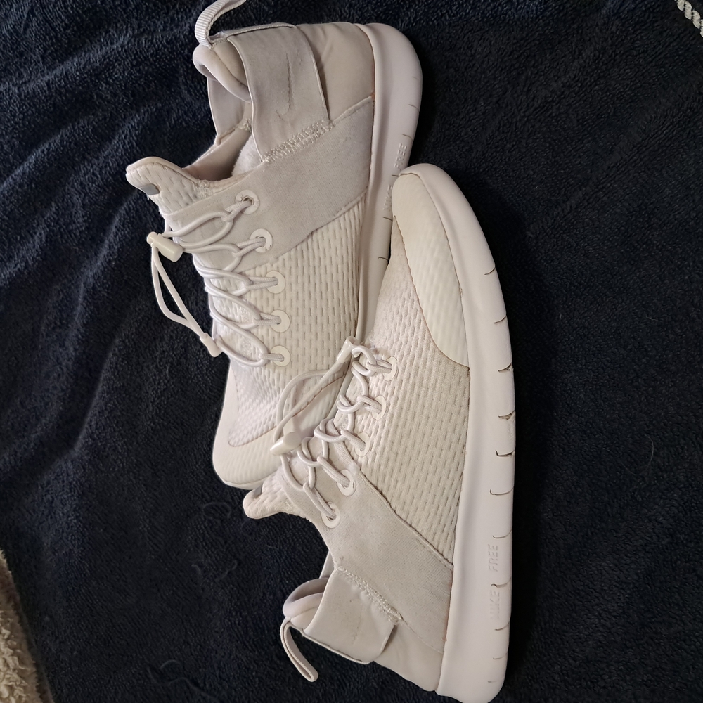 Women's Cream Sneakers